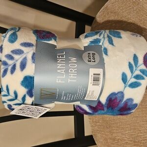 Wayland Square Plush Gray Blanket